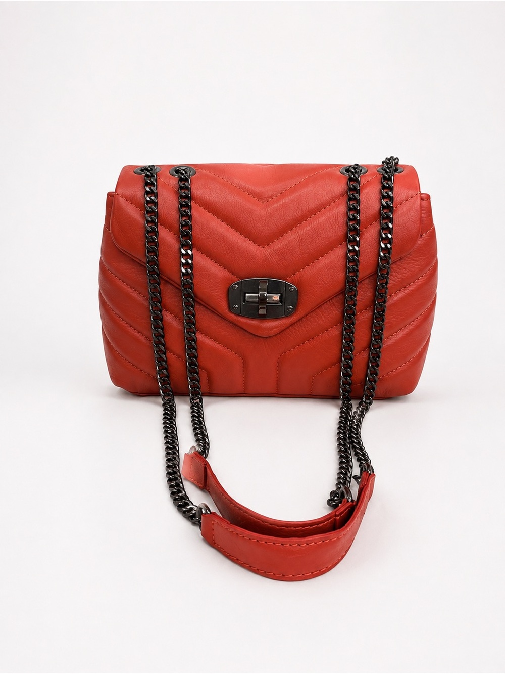 Made in Italy. 🇮🇹 Orange Quilted Crossbody Bag with Chain Strap Genuine leather